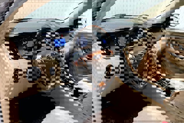 Used 2018 Ford Taurus SE FWD image 14