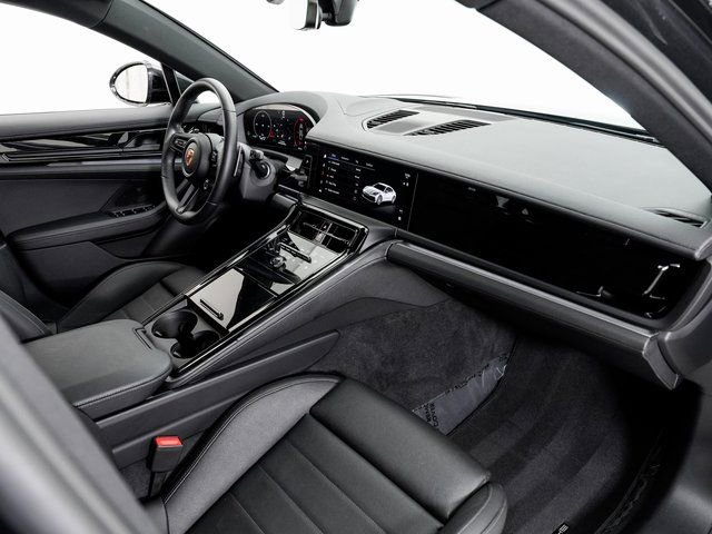 Certified 2025 Porsche Panamera 4 image 22
