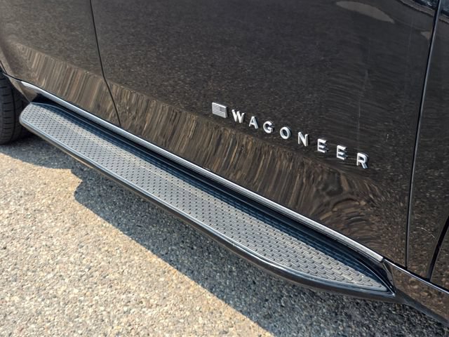 Used 2024 Jeep Wagoneer Series II AWD/4WD image 7