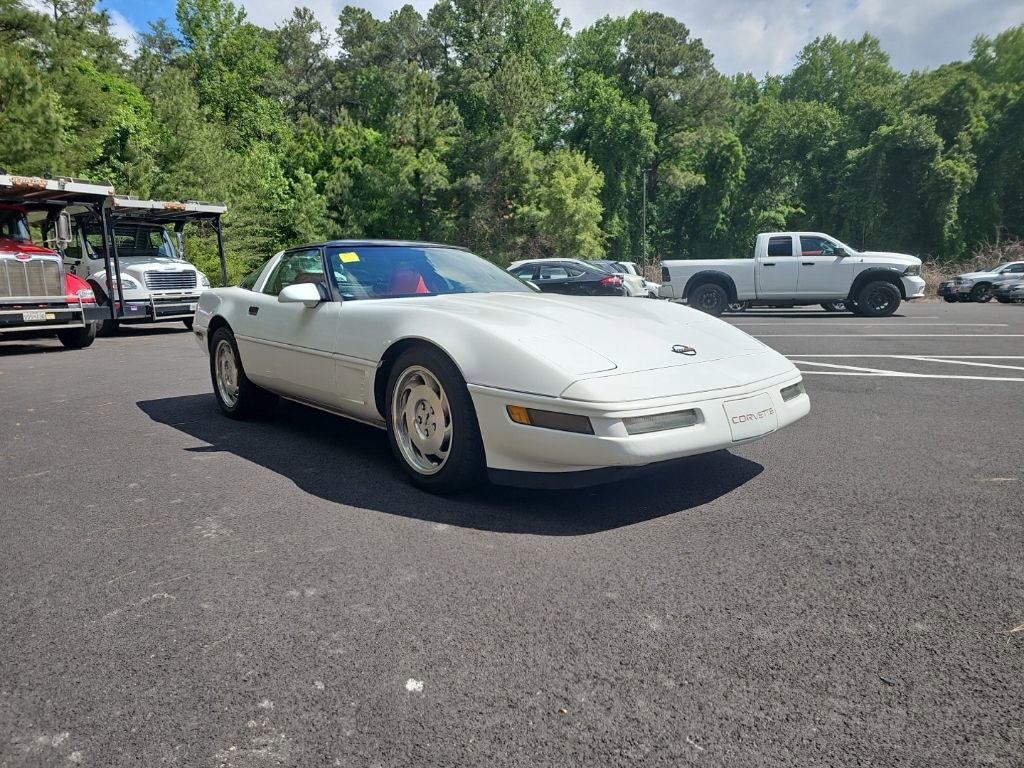 Used 1996 Chevrolet Corvette Coupe RWD image 3