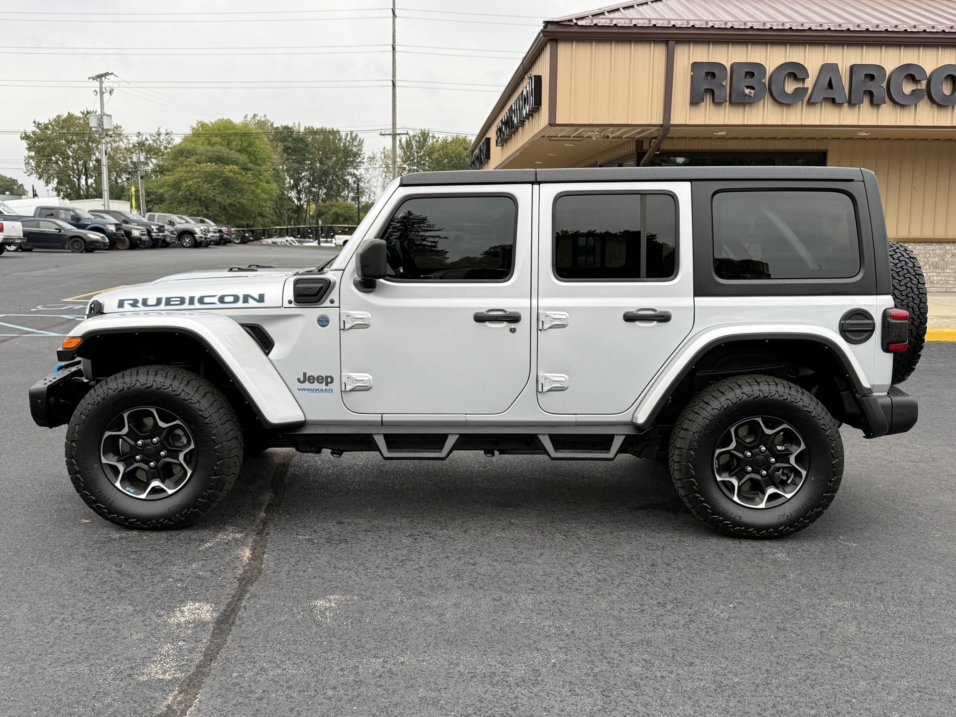 Used 2022 Jeep Wrangler Unlimited Rubicon 4xe w/ Steel Bumper Group AWD/4WD image 5