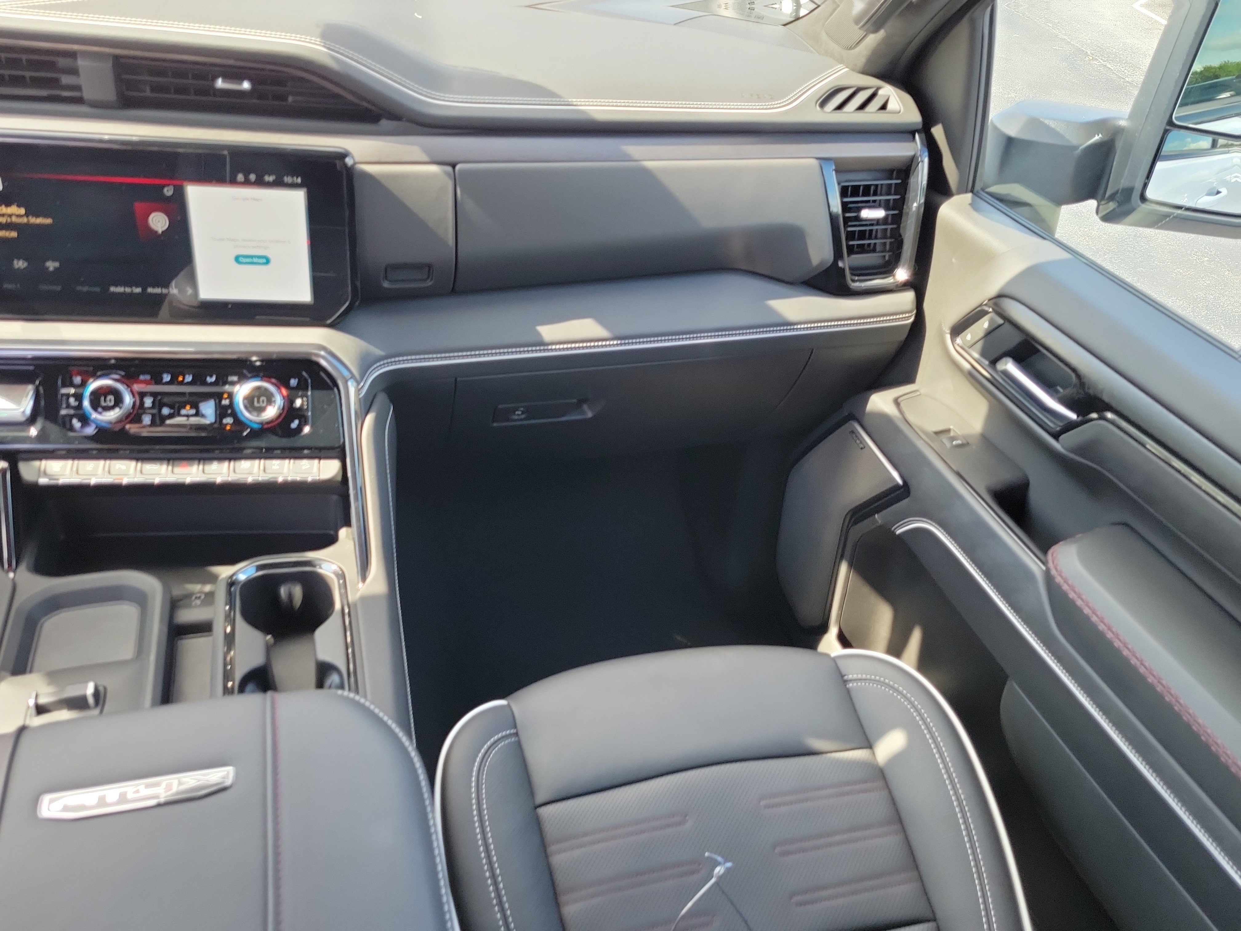 Used 2025 GMC Sierra 2500 AT4X AWD/4WD image 17