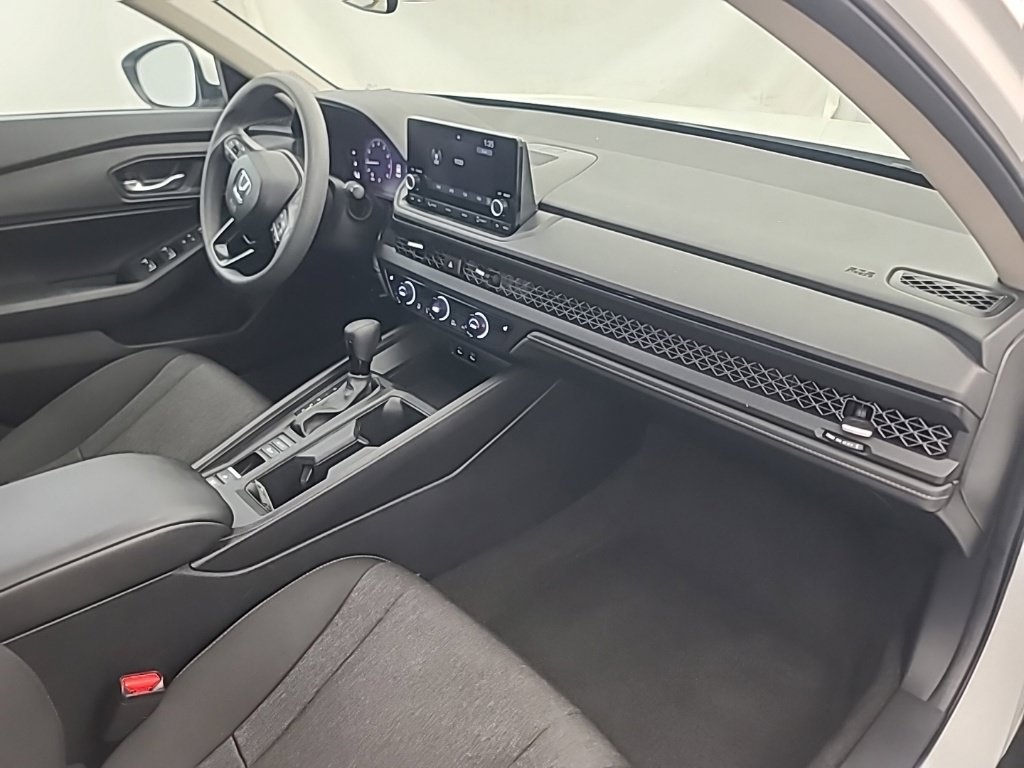 Used 2023 Honda Accord EX image 13