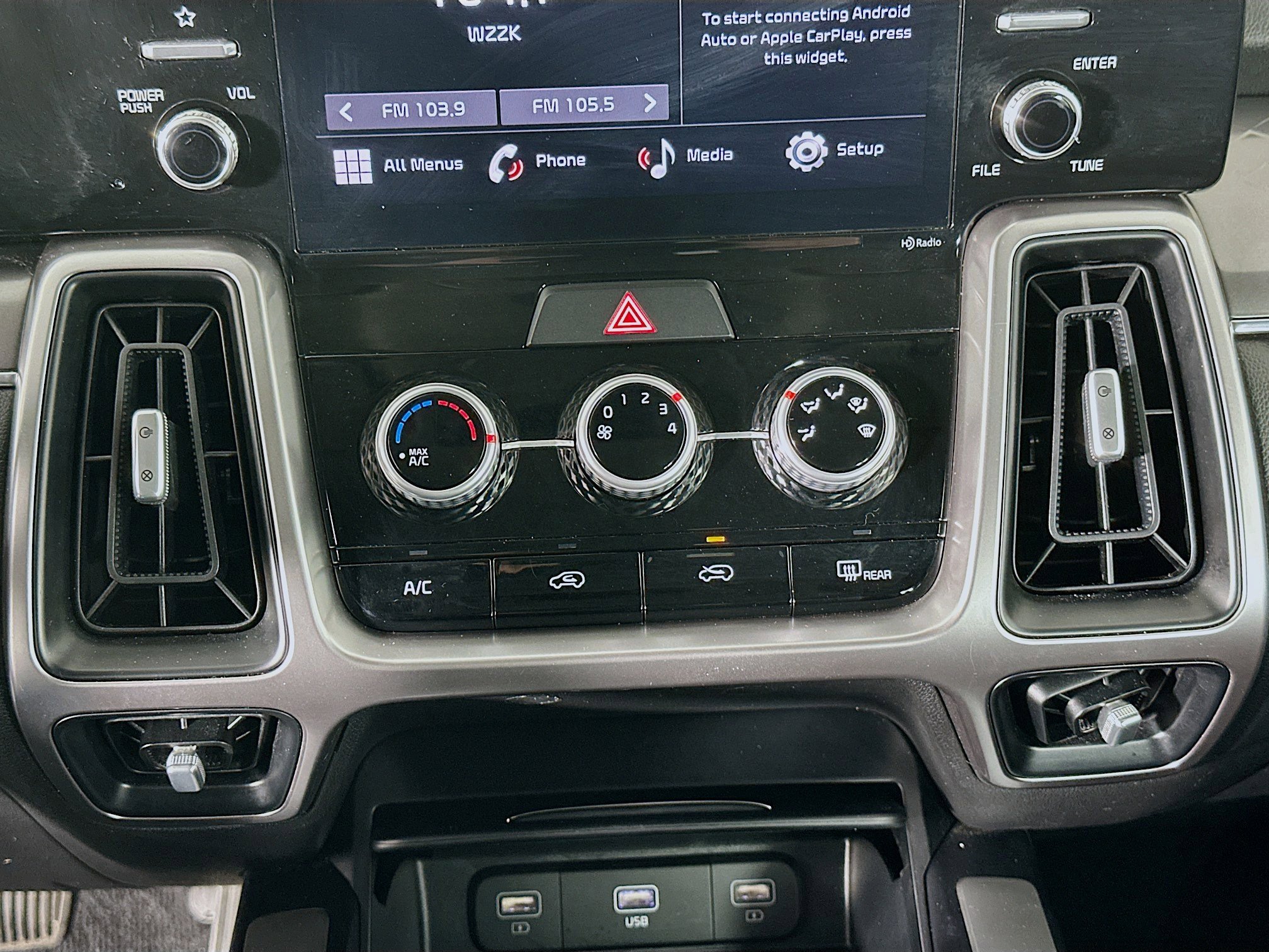 Used 2023 Kia Sorento LX image 23