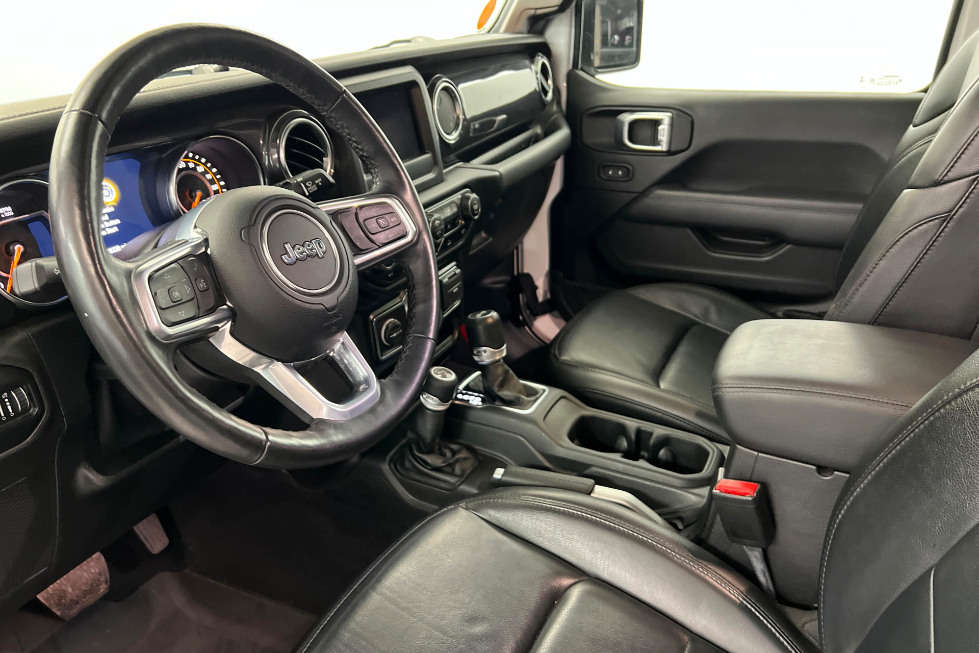 Certified 2021 Jeep Wrangler Unlimited Sahara AWD/4WD image 15