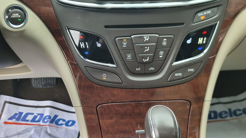 Used 2017 Buick Regal Premium w/ Driver Confidence Package #1 image 22