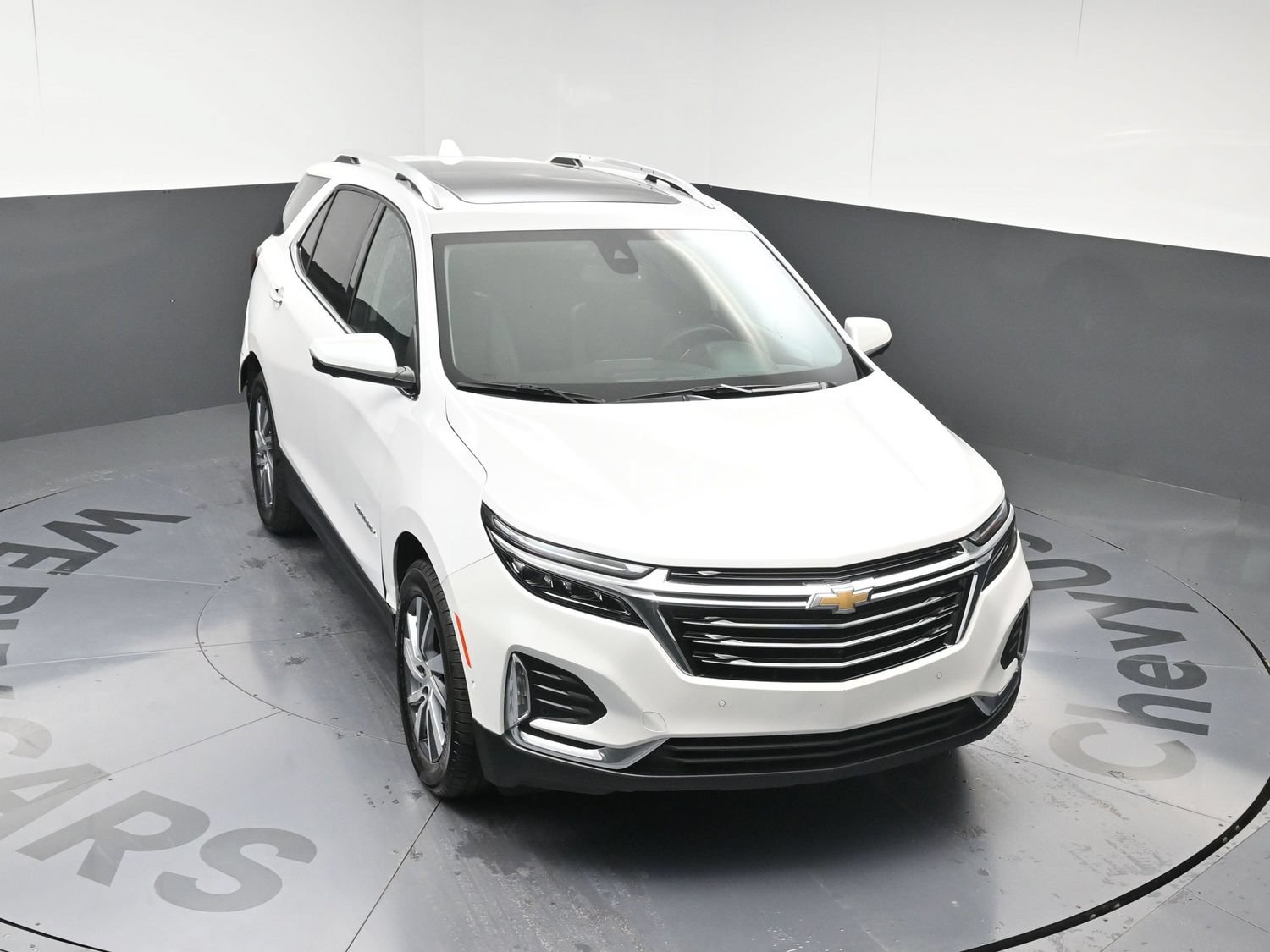 Used 2024 Chevrolet Equinox Premier FWD image 32