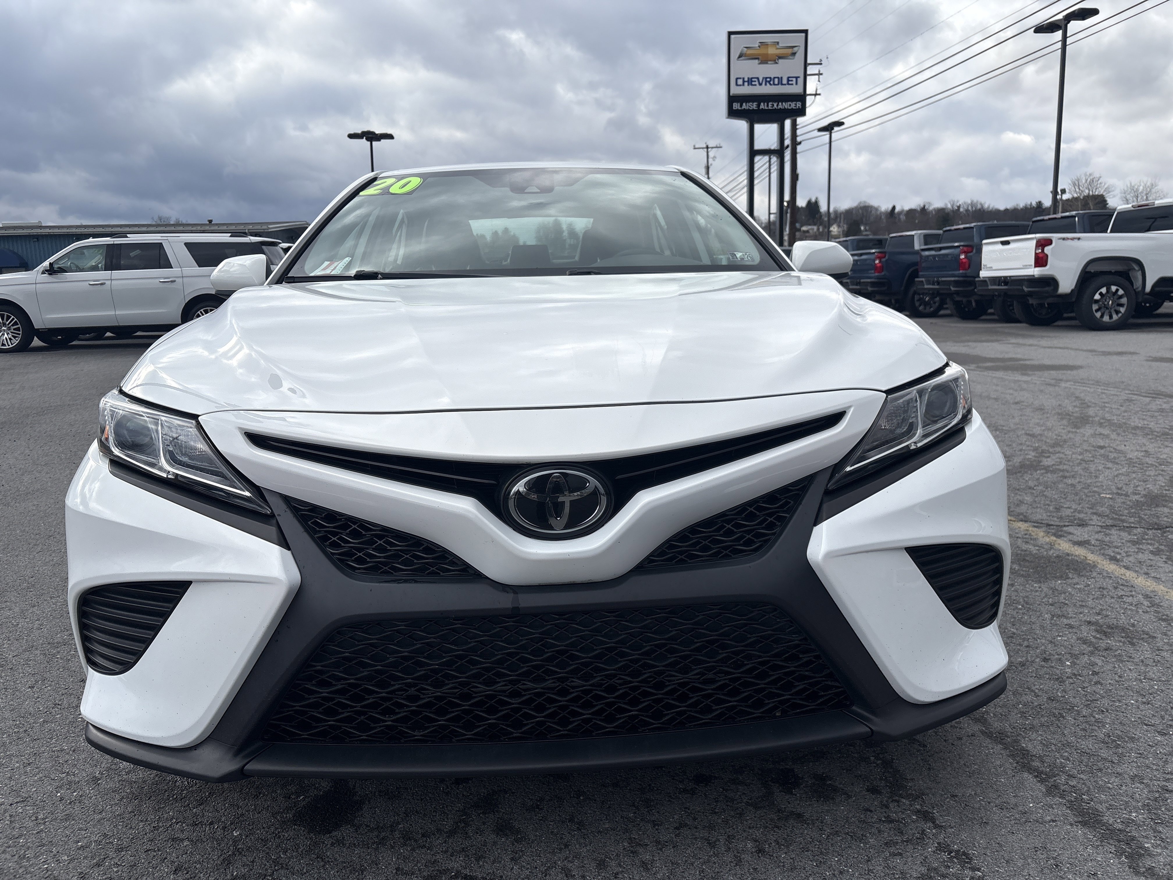 Used 2020 Toyota Camry SE image 9