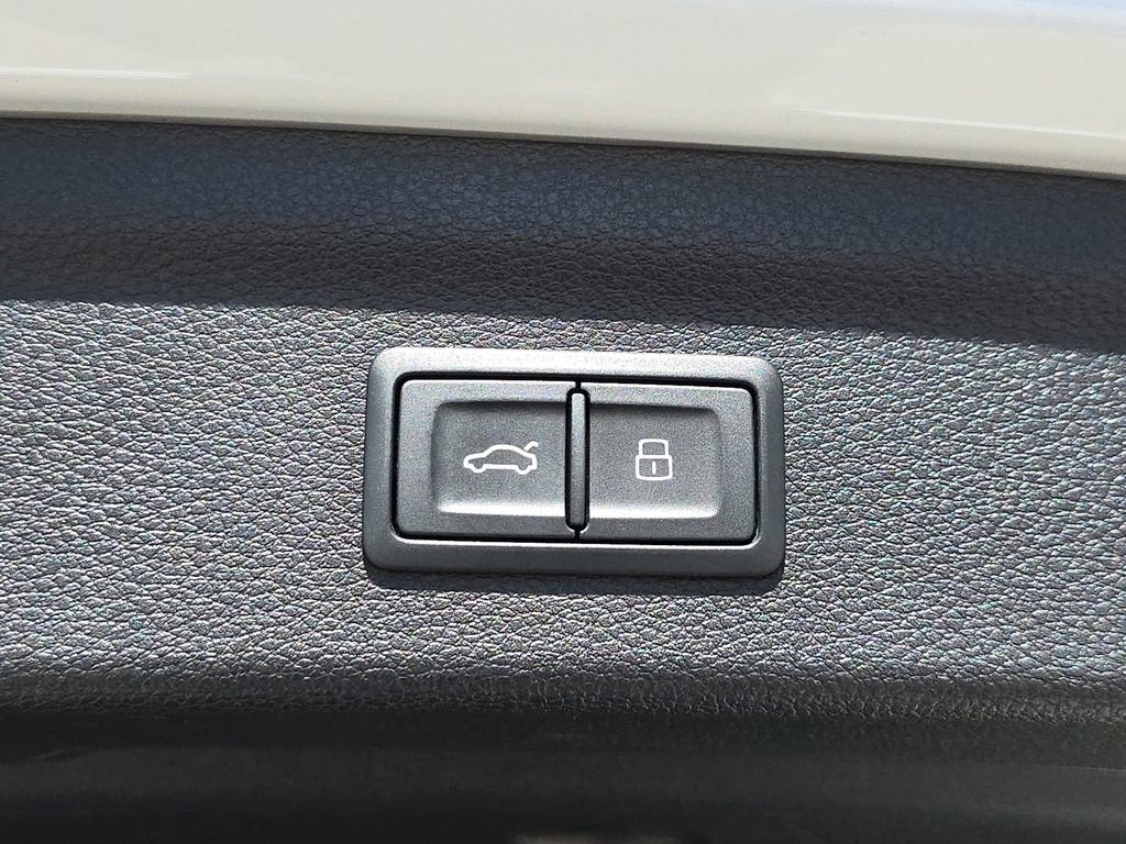 Certified 2023 Audi Q3 2.0T Premium Plus w/ Premium Plus Package AWD/4WD image 16