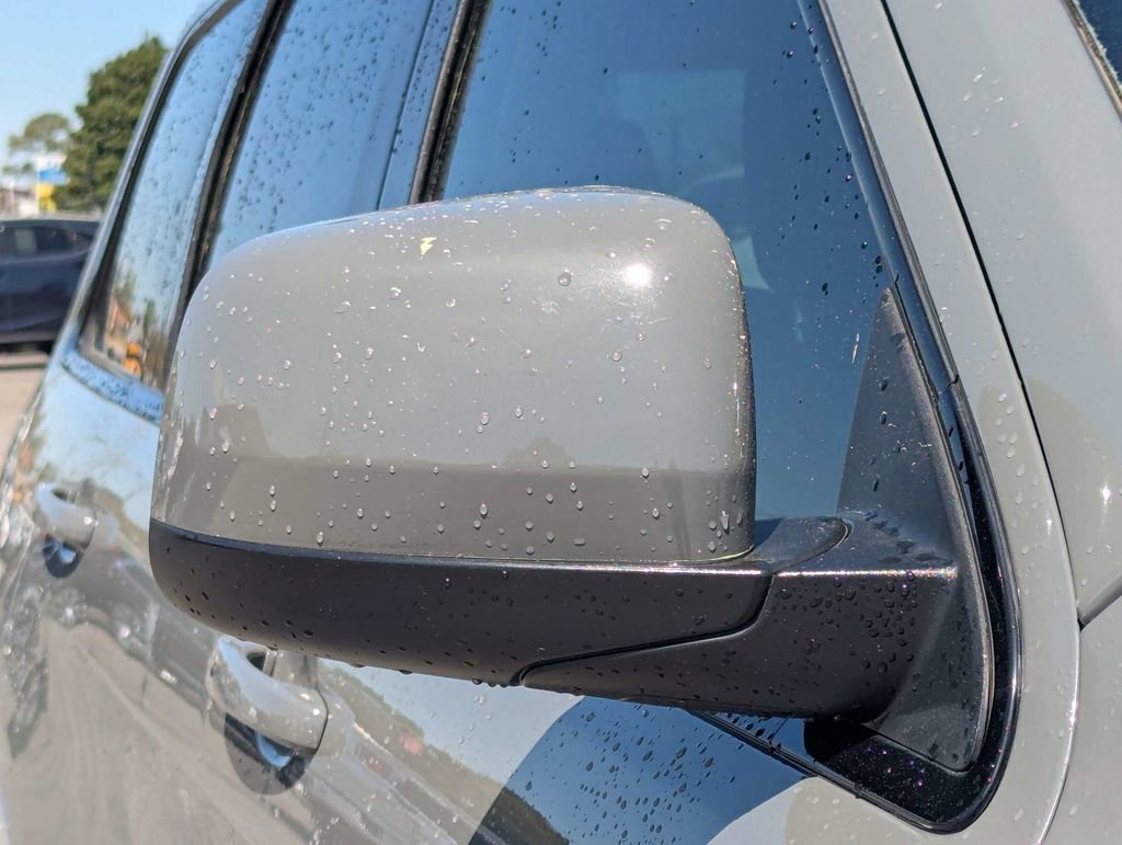 Used 2021 Jeep Grand Cherokee Laredo X RWD image 13