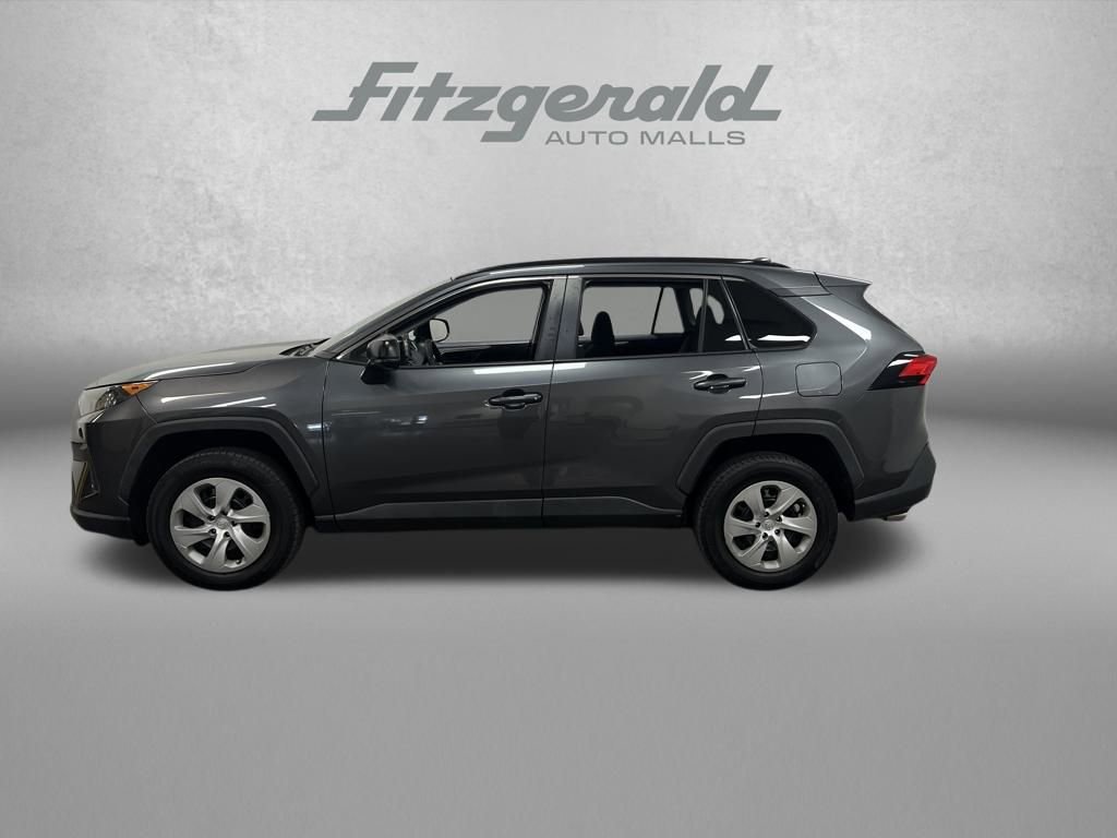 Used 2021 Toyota RAV4 LE image 2