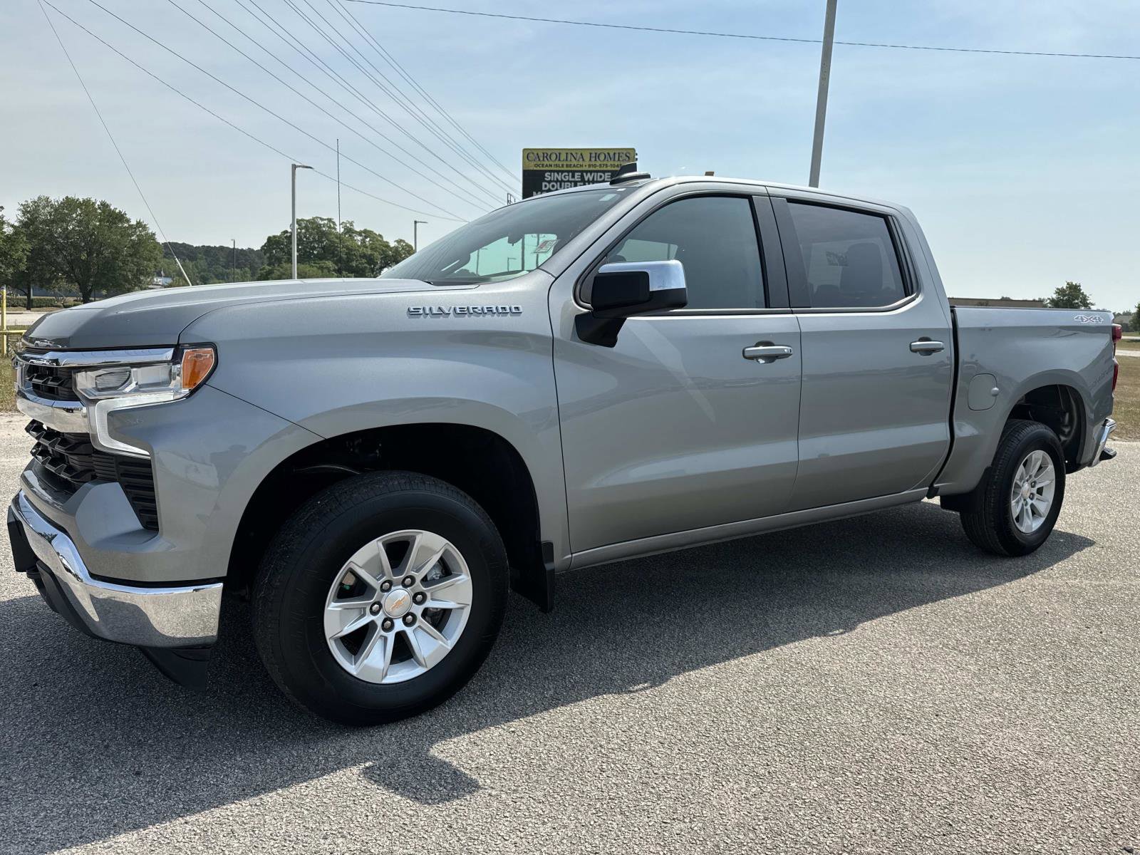 Used 2025 Chevrolet Silverado 1500 LT AWD/4WD image 8