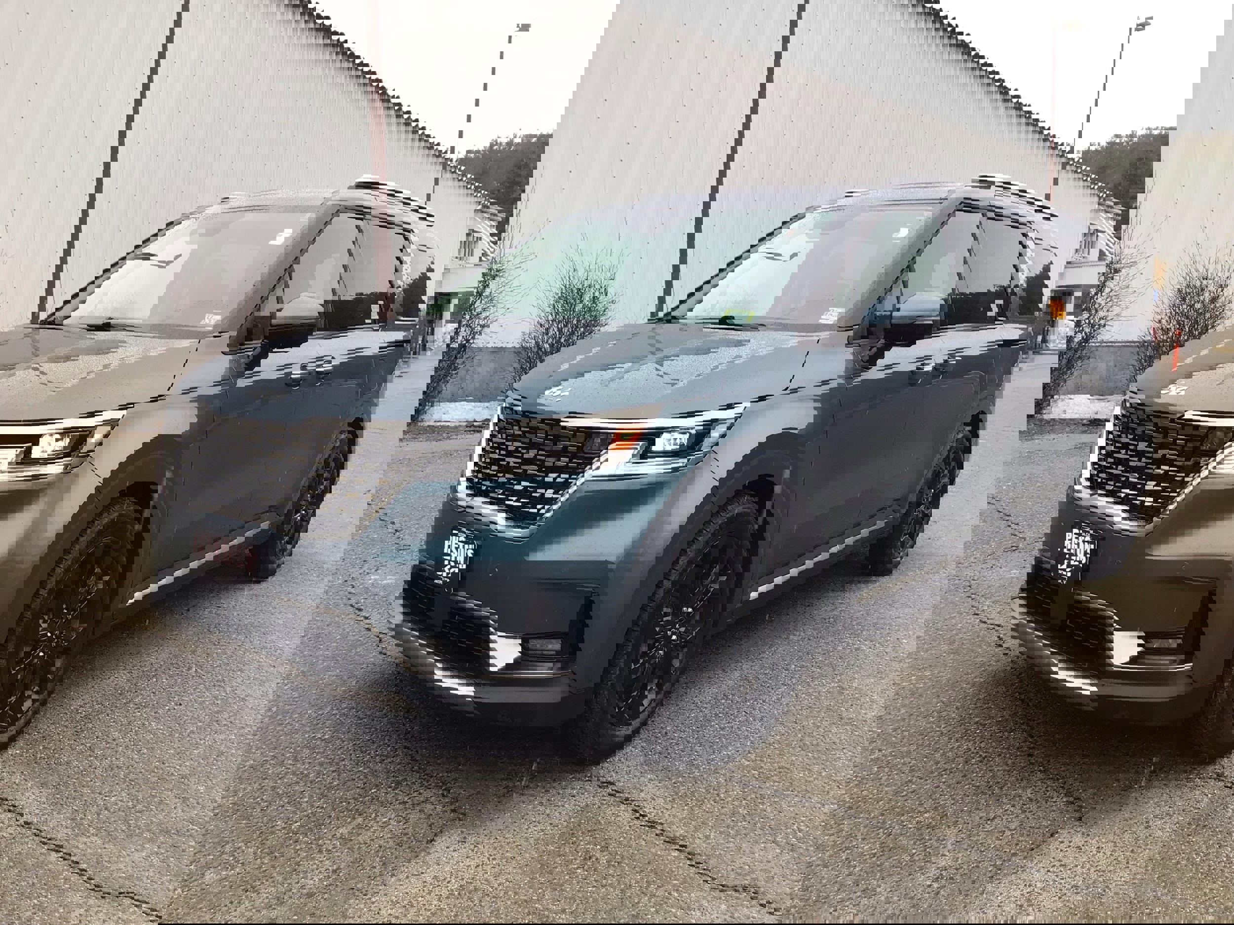 Used 2023 Kia Carnival SX Prestige image 4