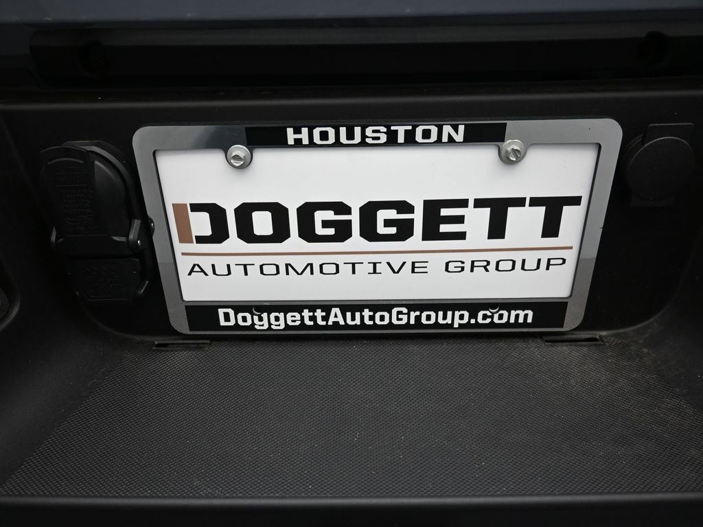 New 2026 Ford F250 Lariat w/ Chrome Package image 2