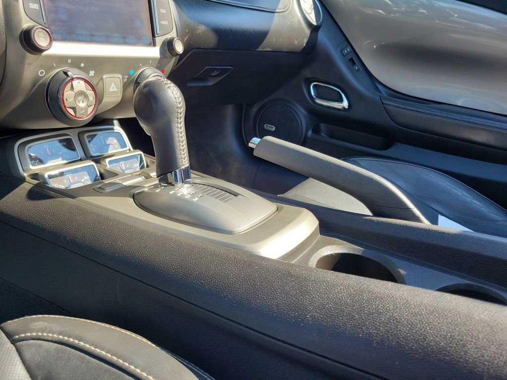 Used 2015 Chevrolet Camaro SS image 28