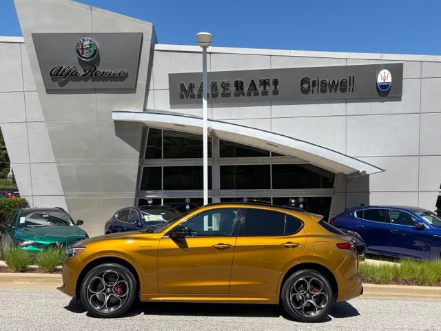 Used 2023 Alfa Romeo Stelvio Veloce AWD/4WD image 8