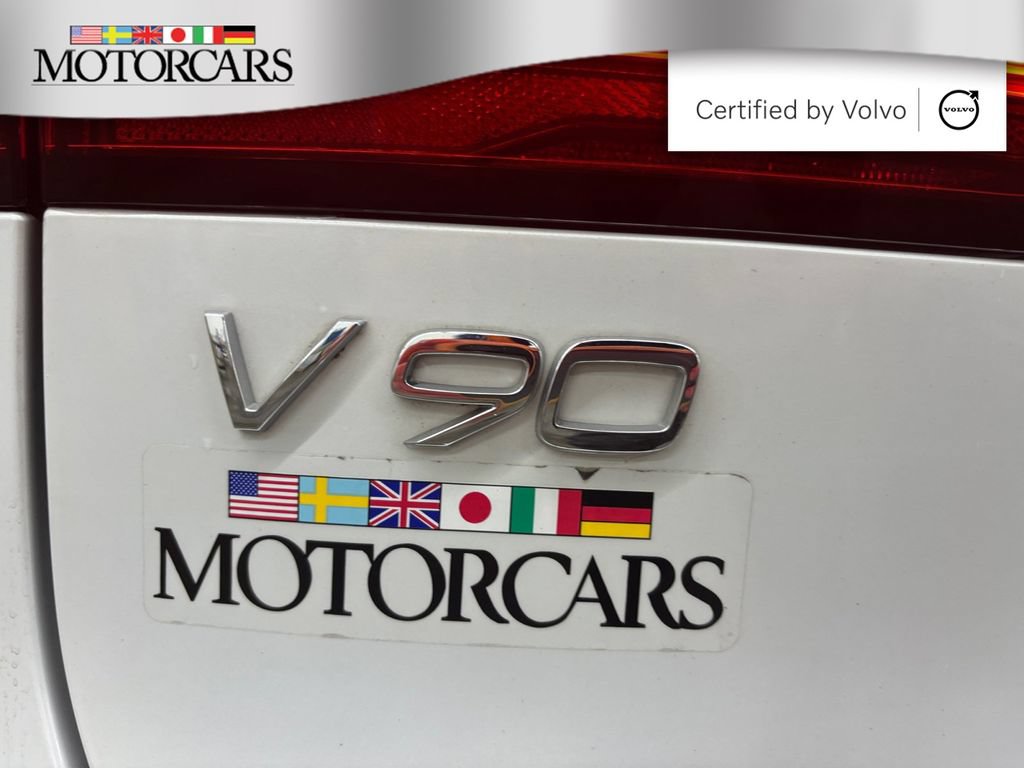 Used 2022 Volvo V90 B6 Cross Country w/ Advanced Package AWD/4WD image 30