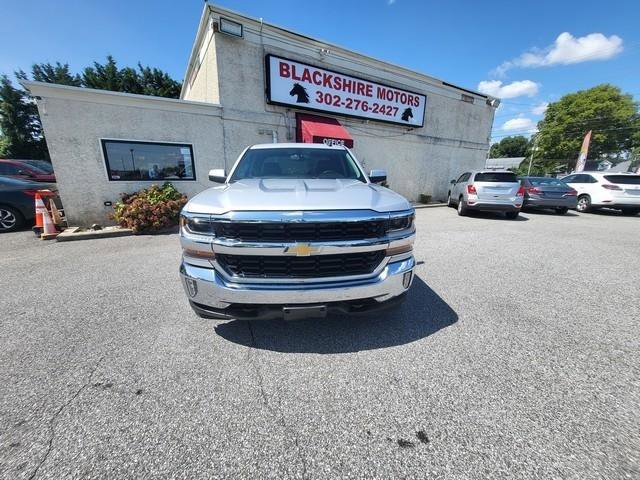 Used 2017 Chevrolet Silverado 1500 LT w/ All Star Edition image 2