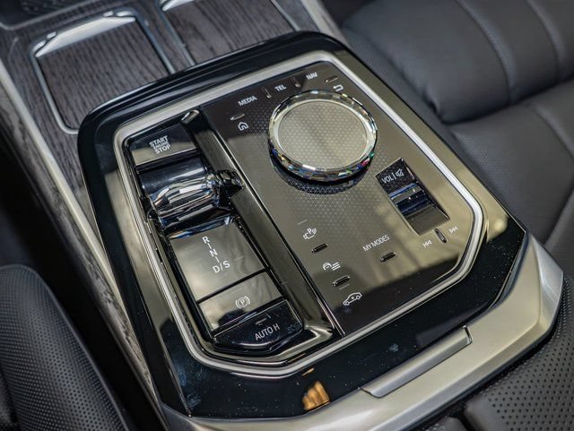 New 2026 BMW 760i xDrive w/ Executive Package AWD/4WD image 19