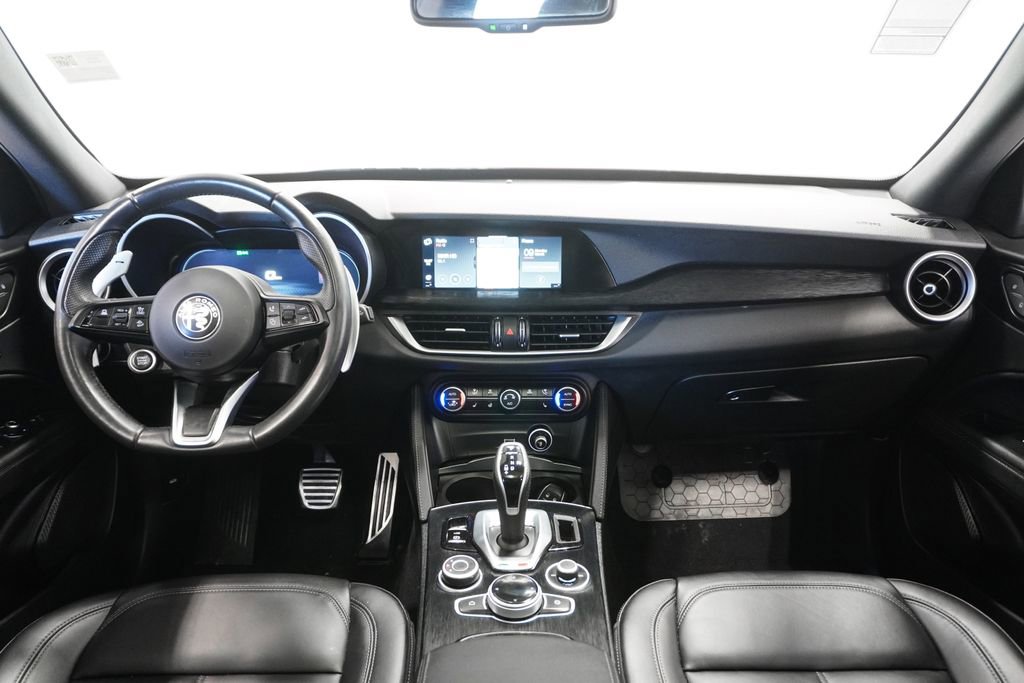 Used 2024 Alfa Romeo Stelvio Sprint image 8
