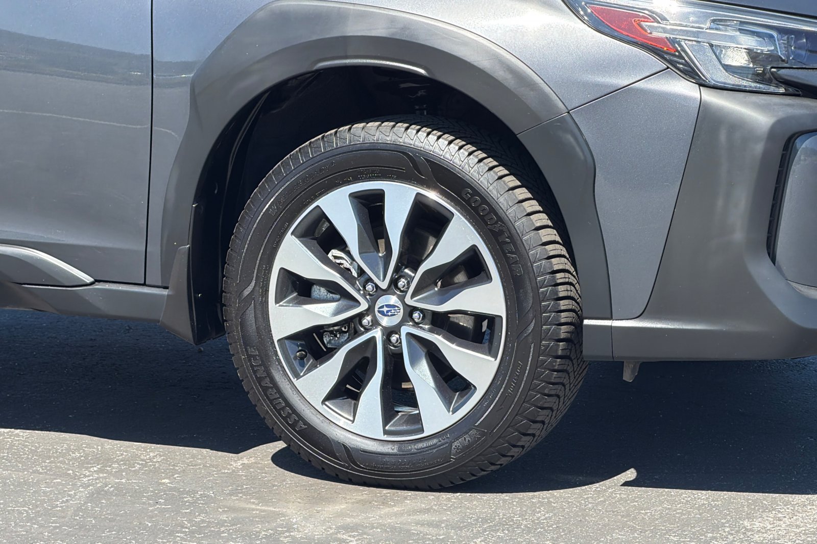 Used 2023 Subaru Outback Limited AWD/4WD image 38