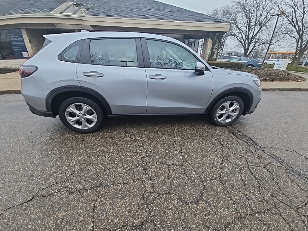 Used 2023 Honda HR-V LX image 11