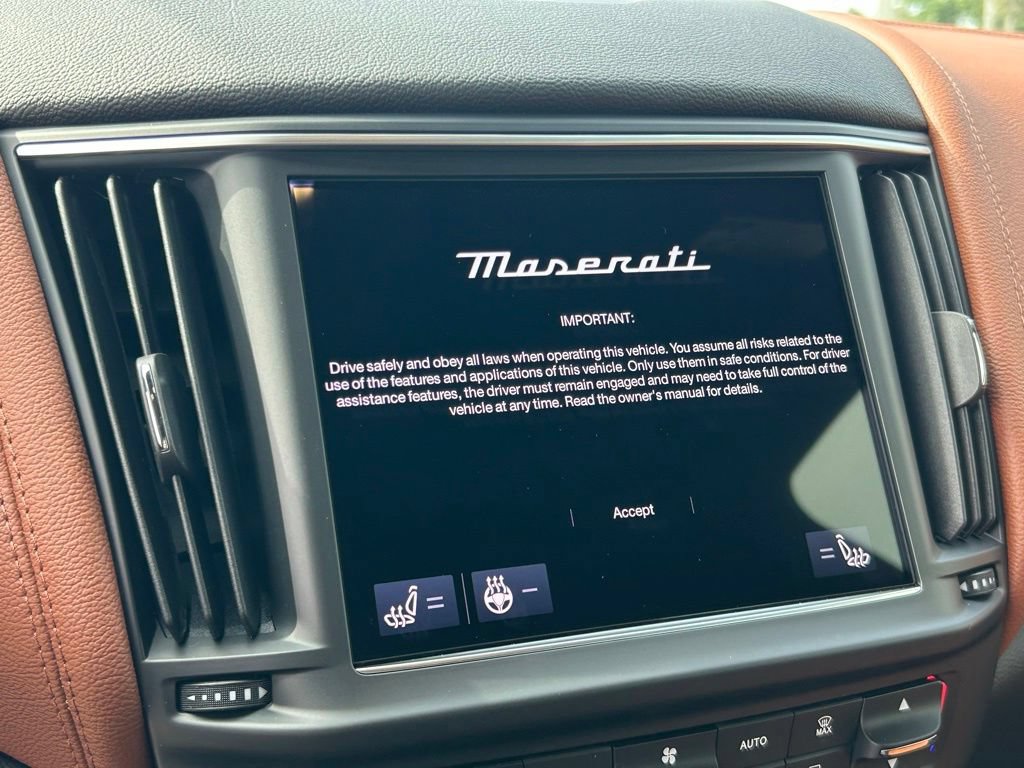 Used 2023 Maserati Levante GT AWD/4WD image 32