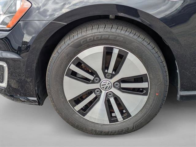 Used 2016 Volkswagen e-Golf SE w/ DC Fast Charging Package FWD image 19