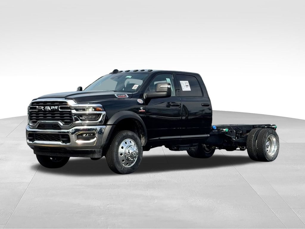 New 2026 RAM 5500 Tradesman w/ Chrome Appearance Group AWD/4WD image 3