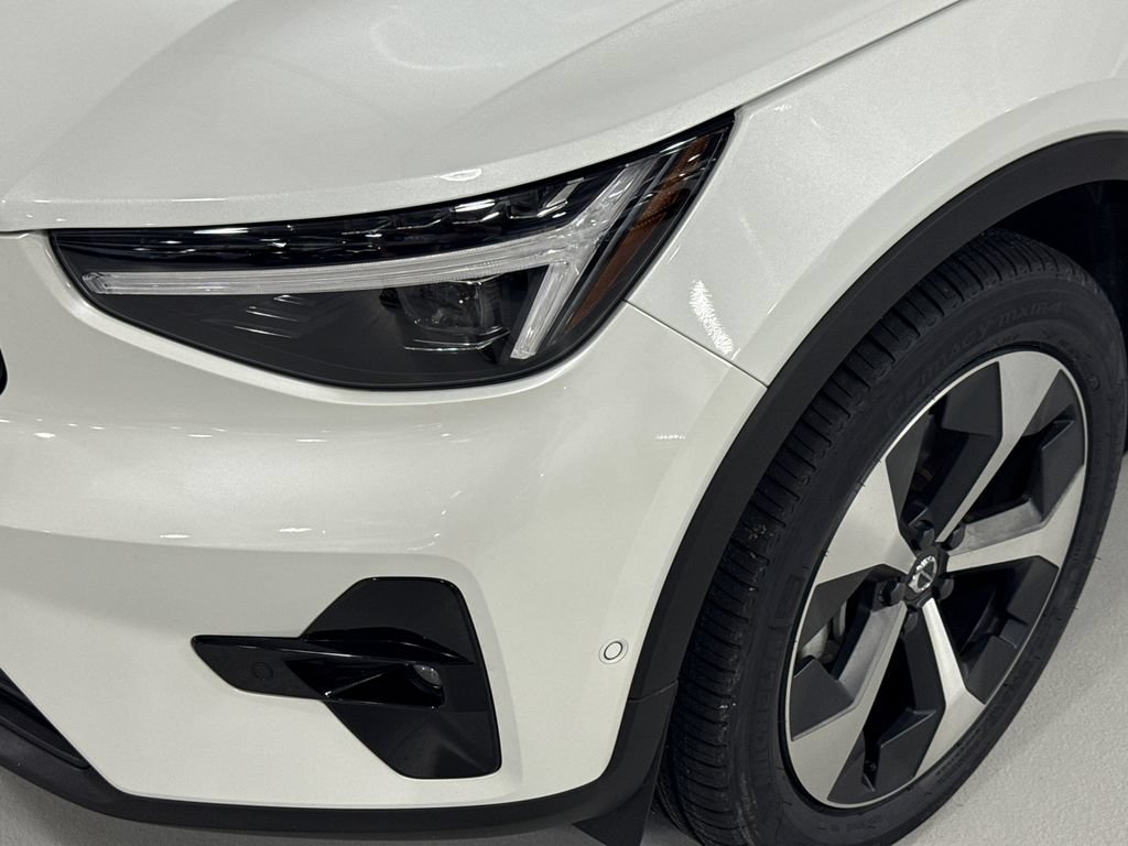 Used 2026 Volvo XC40 B5 Plus w/ Protection Package Premier AWD/4WD image 7