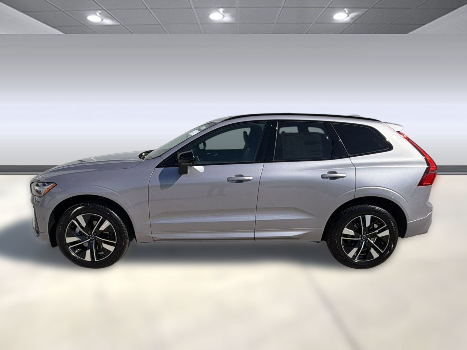 New 2026 Volvo XC60 B5 Plus w/ Climate Package AWD/4WD image 2