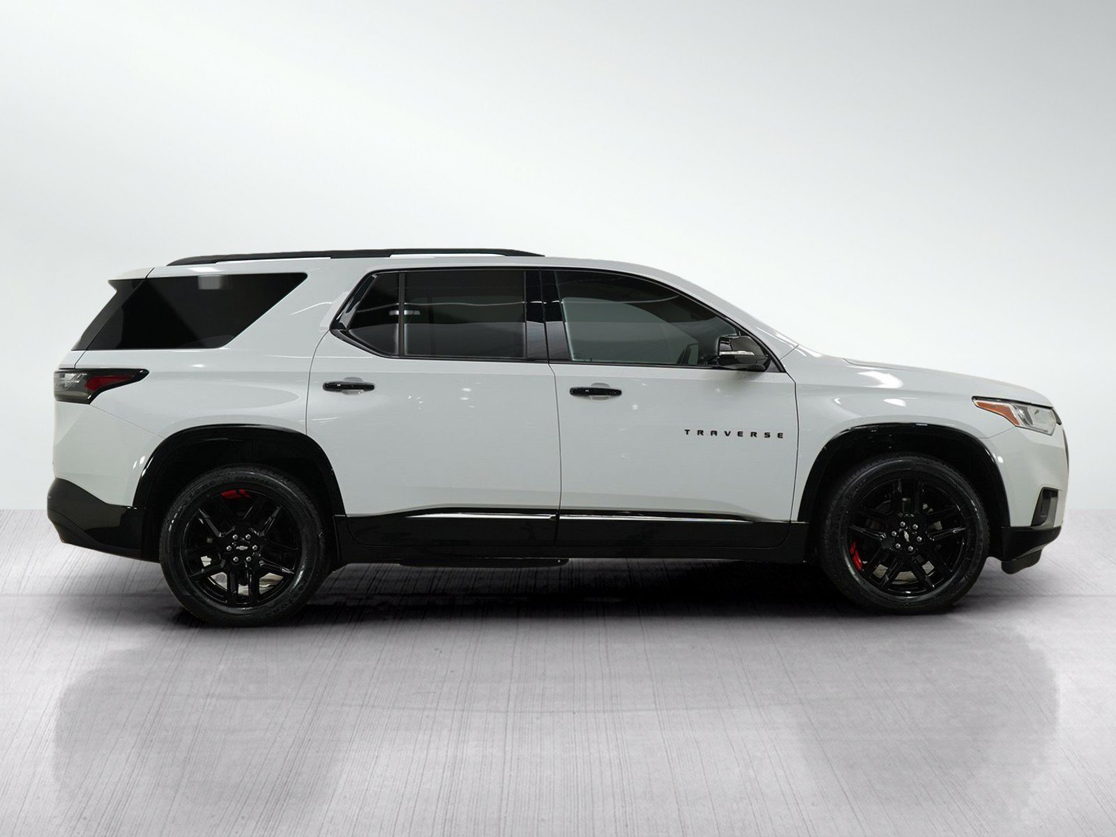 Used 2019 Chevrolet Traverse Premier w/ Redline Edition AWD/4WD image 6