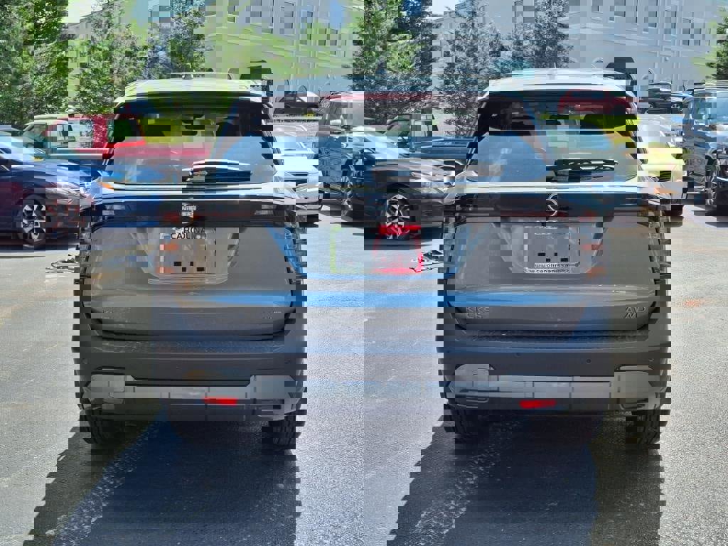 New 2025 Nissan Kicks SV image 4