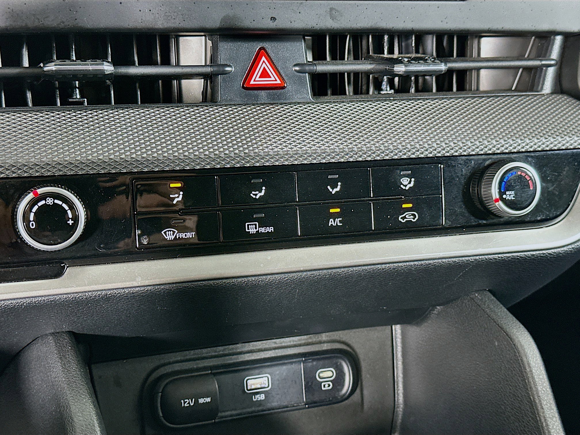 Used 2025 Kia Sportage LX image 23