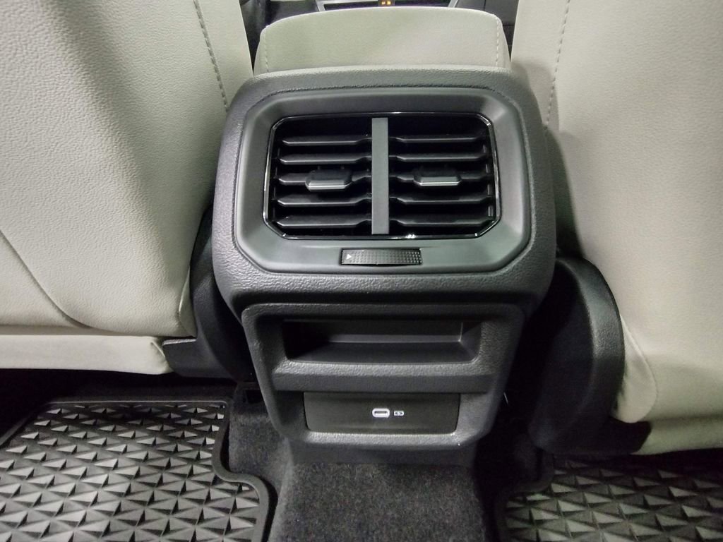 New 2025 Volkswagen Taos SE image 35