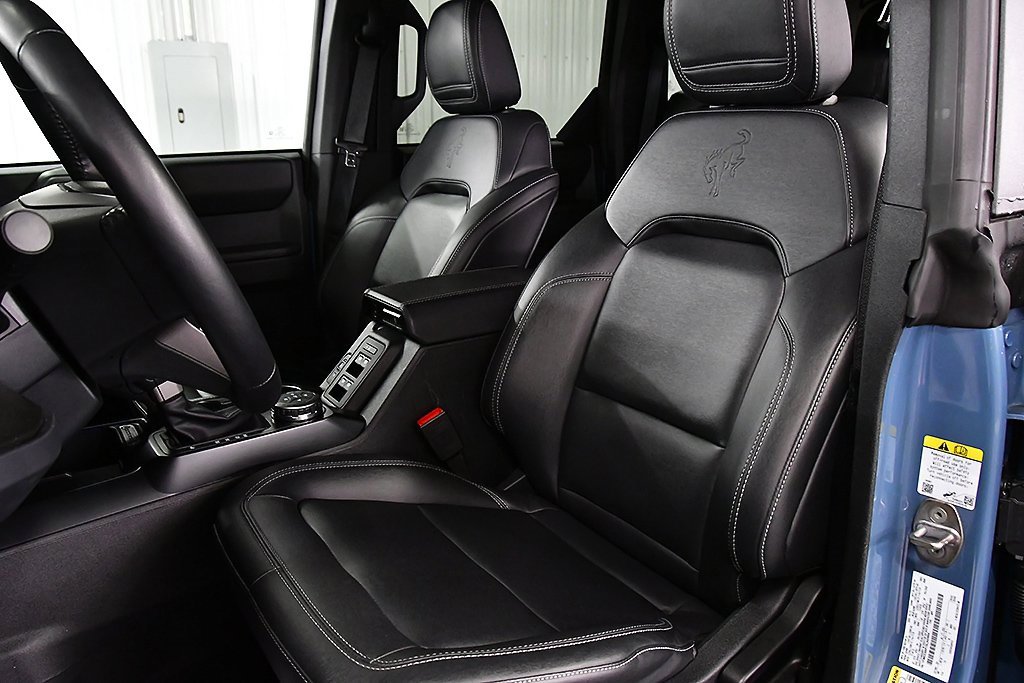 Used 2025 Ford Bronco Badlands image 28