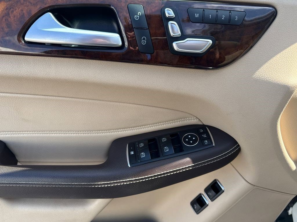 Used 2019 Mercedes-Benz GLS 450 4MATIC image 22