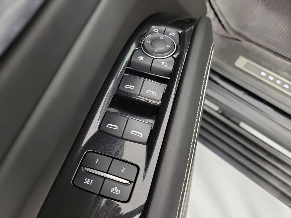 Certified 2023 Cadillac Escalade ESV Premium Luxury Platinum image 21