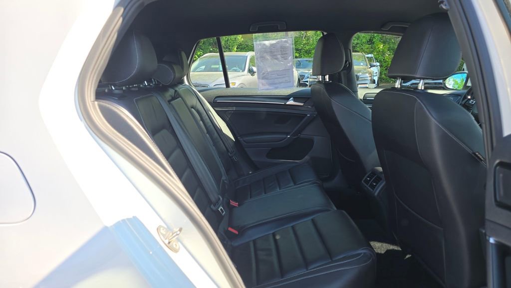 Used 2016 Volkswagen Golf 4-Door AWD/4WD image 12