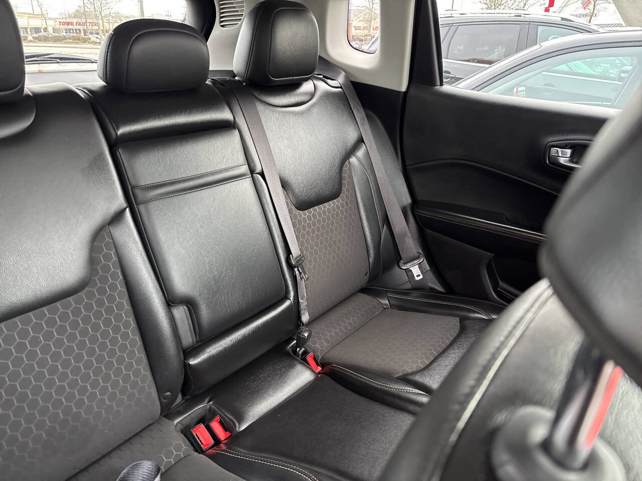 Used 2018 Jeep Compass Latitude w/ Cold Weather Group image 31