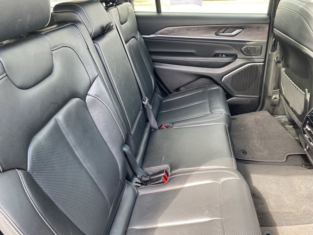 Used 2023 Jeep Grand Cherokee L Overland image 12
