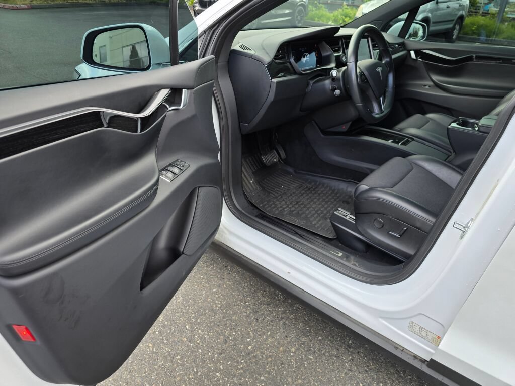 Used 2018 Tesla Model X 75D AWD/4WD image 20