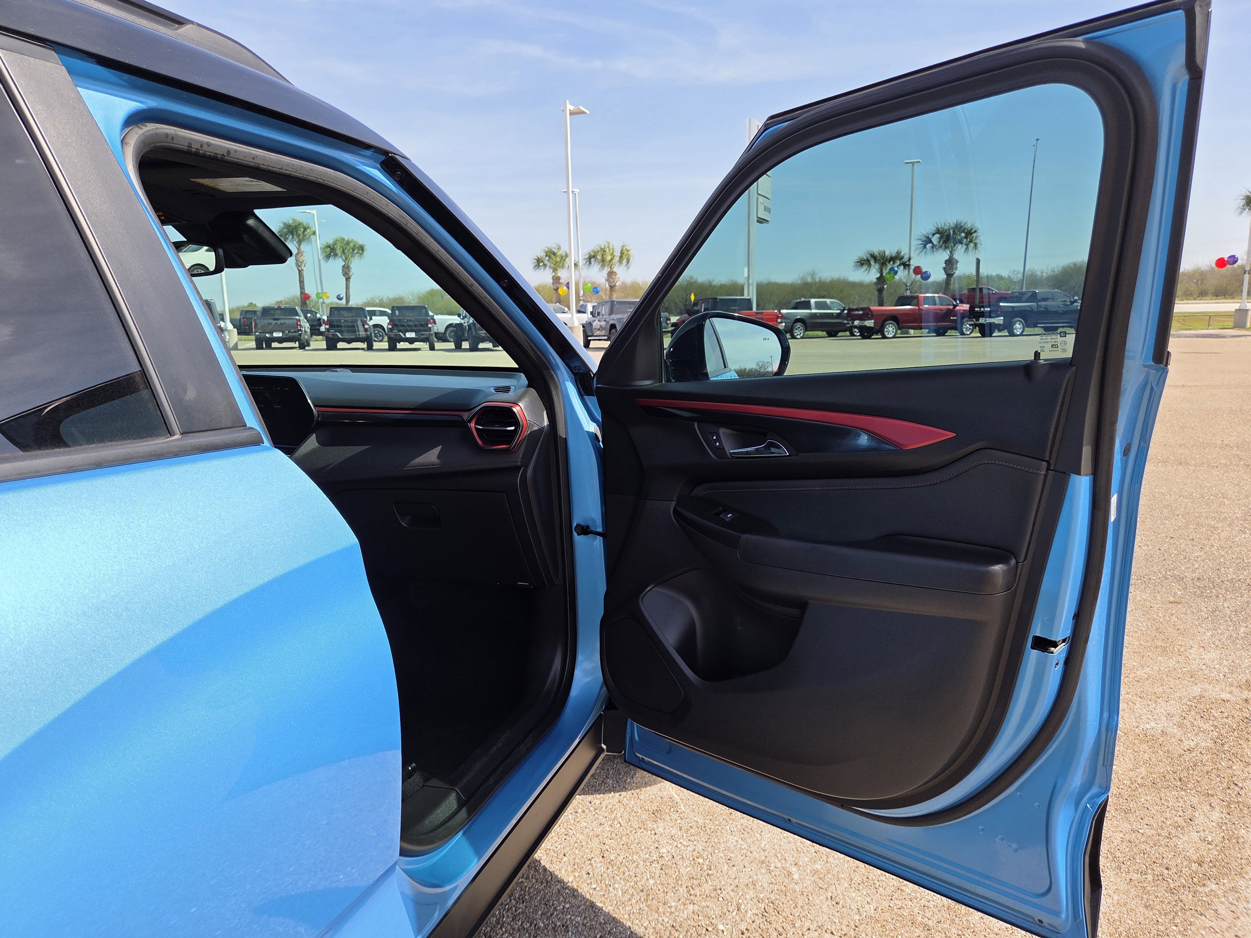 Used 2025 Chevrolet TrailBlazer RS w/ Convenience Package image 17