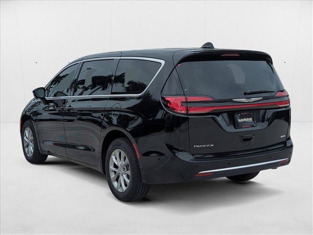 New 2025 Chrysler Pacifica Select AWD/4WD image 9