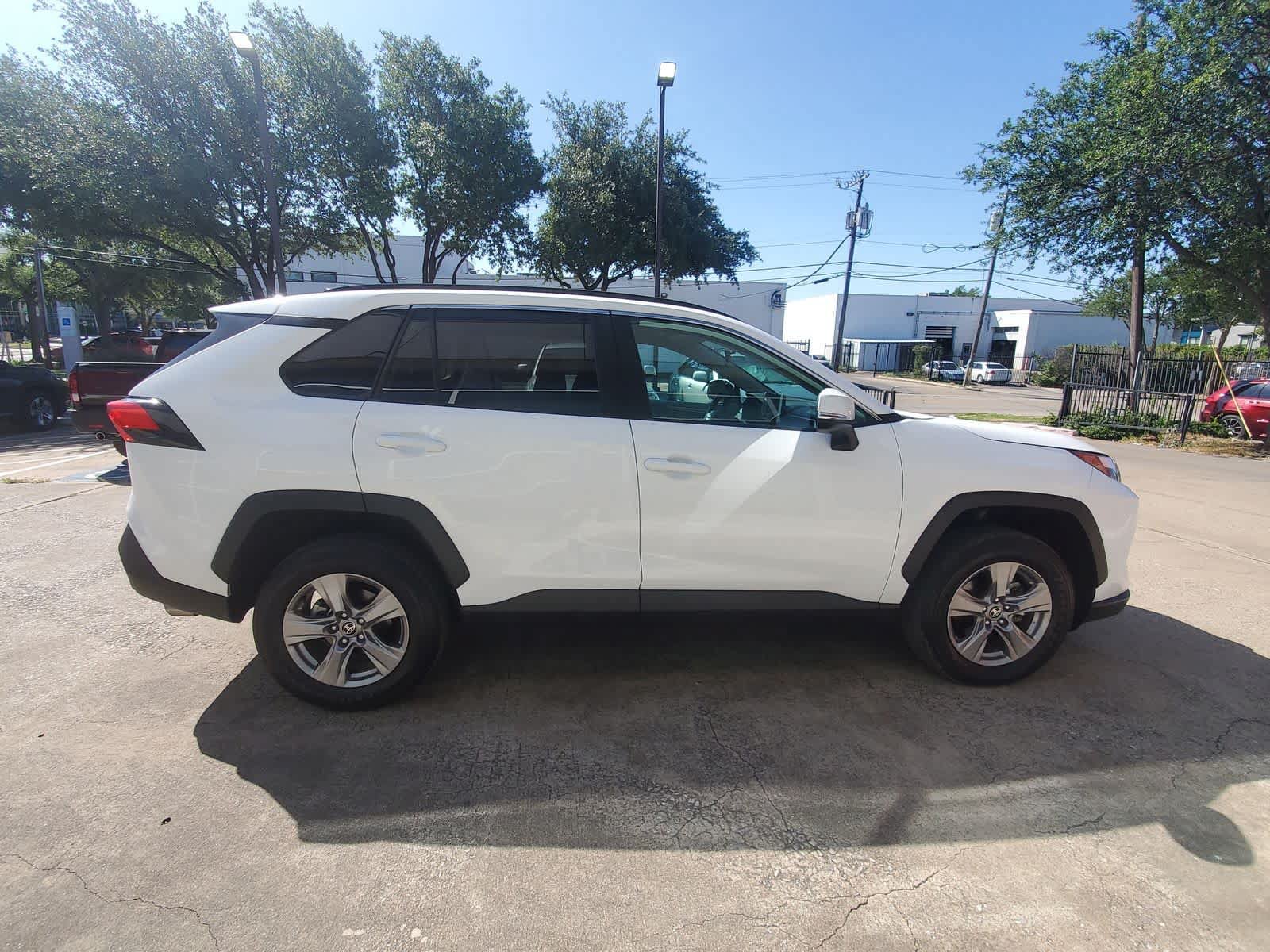Used 2025 Toyota RAV4 XLE FWD image 7