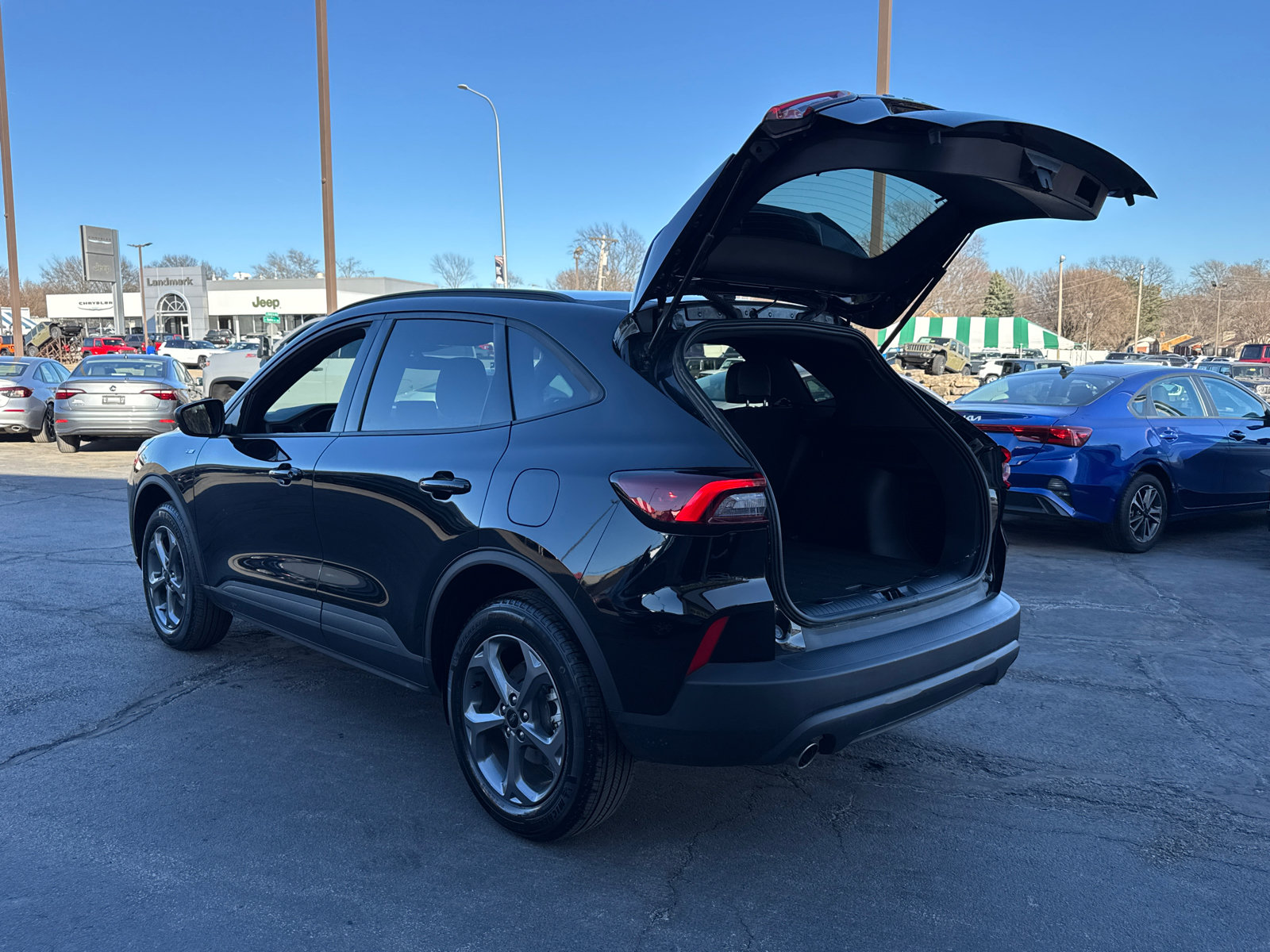 Used 2025 Ford Escape ST-Line AWD/4WD image 17