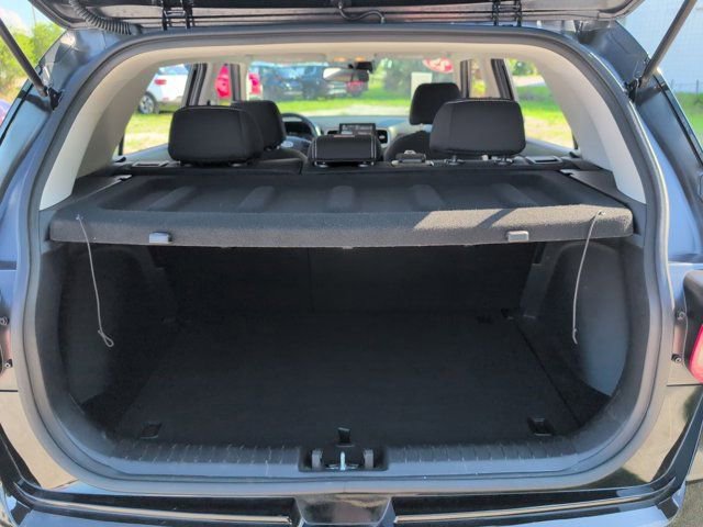 Used 2025 Hyundai Venue SEL FWD image 28