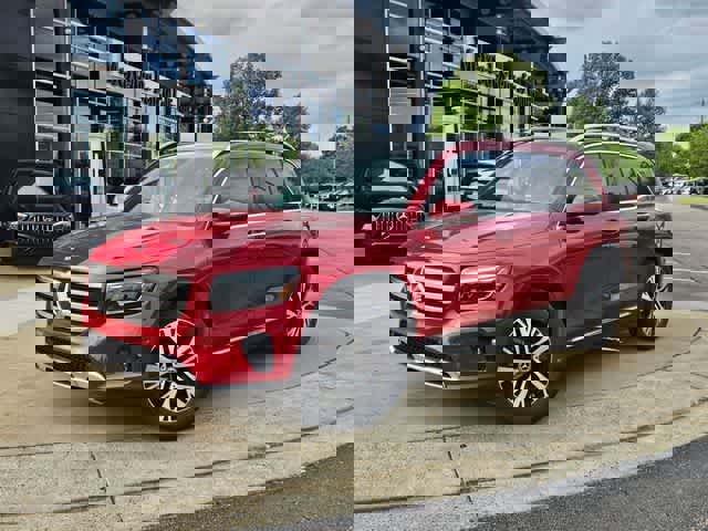 Used 2026 Mercedes-Benz GLB 250 image 1