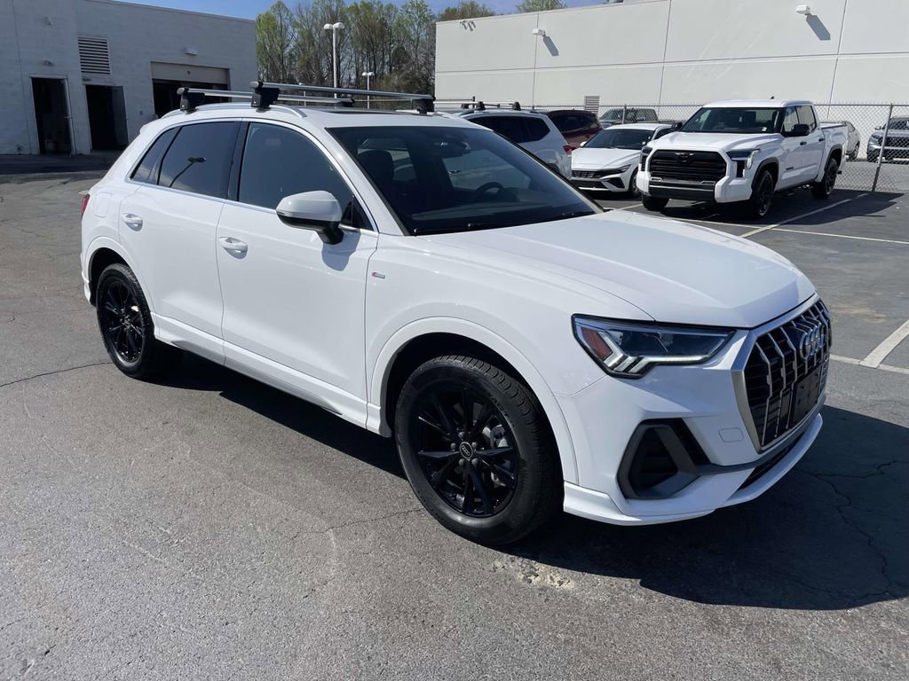 Used 2023 Audi Q3 2.0T Premium image 2