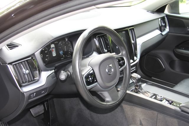 Used 2020 Volvo S60 T5 Momentum FWD image 21